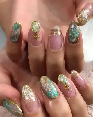 ミディアム ネイル 中谷 亜佑美のネイルデザイン