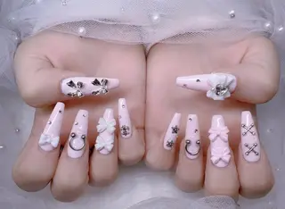 ネイル 🐳彩羽チップ 長さだし専門🐳のネイルデザイン