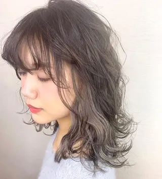 ミディアム カラー 韓国レイヤーカット/ ダブルカラーのヘアスタイル