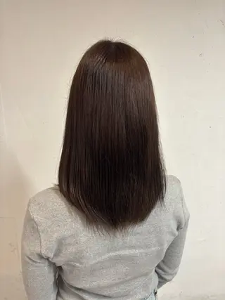 カラー 六信 咲希のヘアスタイル