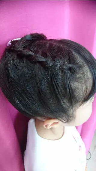 ヘアアレンジ ロング キッズ hanaCoco所属・工藤 マユナのヘアスタイル