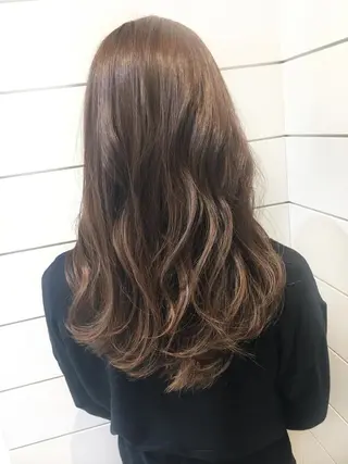 ロング カラー 鍵山 千秋のヘアスタイル