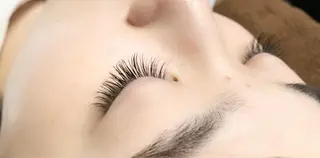 マツエク・マツパ KUON EYELASH SALON所属・eyelash amiのマツエク・マツパデザイン