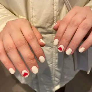 ネイル ﾔｽﾀﾞ ﾐﾅのネイルデザイン