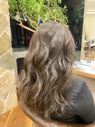 セミロング レイヤー/グレージュ メンズパーマのヘアスタイル