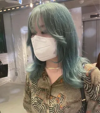 セミロング カラー 艶ハイトーン👑♡ NATSUKIのヘアスタイル