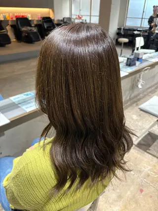 セミロング カラー 玉置 七海のヘアスタイル