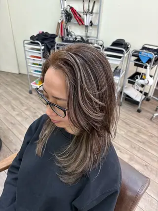 ロング カラー WEST OLAND 黒坂佳乃のヘアスタイル