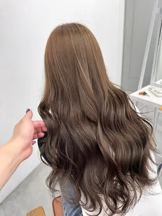 ロング カラー ヘアアレンジ ブリーチなしカラー /ベージュ/安形翔のヘアスタイル