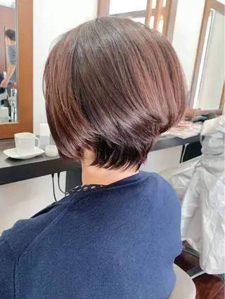 ショート カラー 井上 美奈子のヘアスタイル