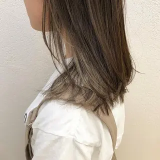セミロング カラー H梅田 / 811 堀本菜奈のヘアスタイル