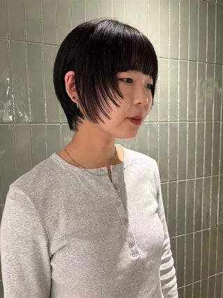 ショート リカ/ハイトーン ・オリーブ🍀のヘアスタイル