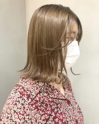 セミロング カラー 圧倒的透明感カラー nana🦕のヘアスタイル
