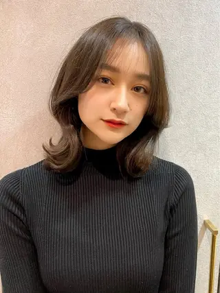 ミディアム 新宿/韓国レイヤー/ 顔周りカット松本美晴のヘアスタイル