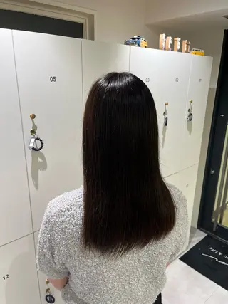 ロング カラー 溝曽路 優衣のヘアスタイル