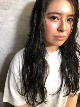 ロング パーマ 顔周りレイヤー/韓国 ブリーチminamiのヘアスタイル