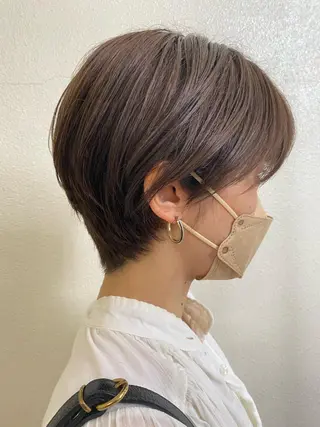 ショート カラー BROWN所属・ケアストレート ハナシロミサキのヘアスタイル