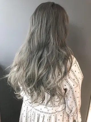 セミロング カラー BOX mico.のヘアスタイル