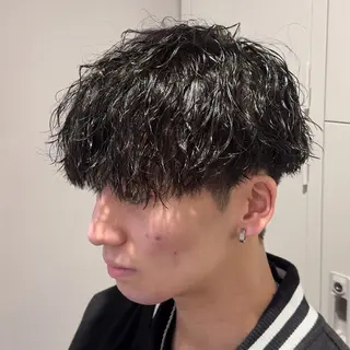 ショート パーマ ヘアアレンジ メンズ 艶カラー の達人のヘアスタイル