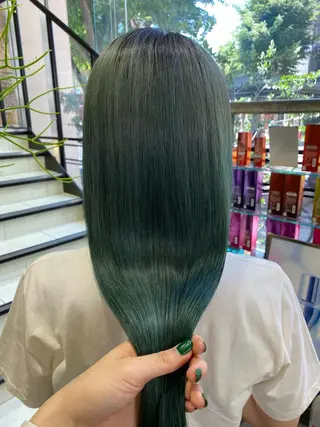 ロング カラー 𝙎𝙚𝙞𝙧𝙖 ☆カット/パーマのヘアスタイル