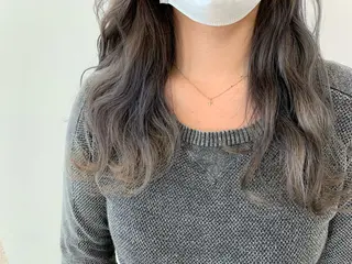 ロング カラー 顔まわりカット✄ ベージュカラー🧸のヘアスタイル