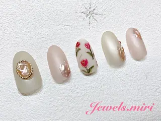 ネイル Jewels nail lily 白楽所属・ネイルサロン Jewels Mのネイルデザイン