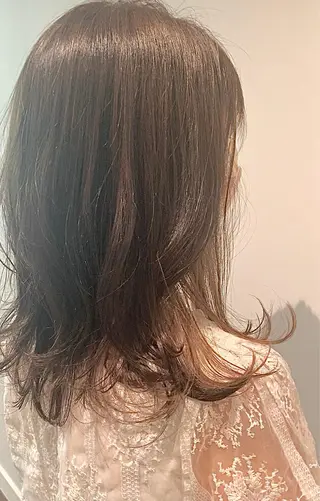 ミディアム カラー ヘアアレンジ GO TODAY SHAiRE SALON 梅田店所属・赤み消しカラー/ボブ チャネリングカットのヘアスタイル