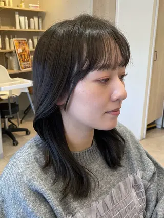 セミロング カラー 小川 泉美のヘアスタイル