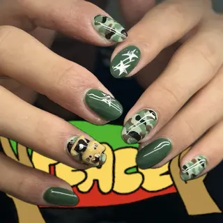 ネイル ⁸ᵃᵖᵖʸ🐝⋆゜ MöEのネイルデザイン