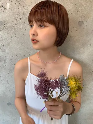ショート カラー ヘアアレンジ サナ🌱 切りっぱなしボブのヘアスタイル