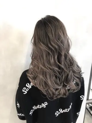 ロング カラー 艶ハイトーンブリーチ 🌈小林侑雅のヘアスタイル