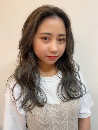 セミロング 三好 美里のヘアスタイル