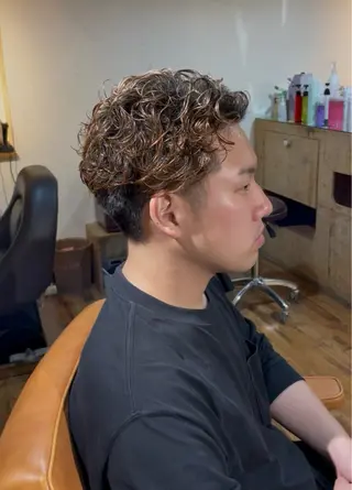 ショート パーマ メンズ 西岡 勇人のヘアスタイル