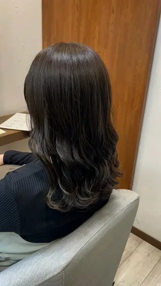 ロング カラー amiehairroom所属・むらたナチュラルパー マ🌀透明感カラーのヘアスタイル