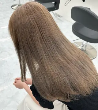 カラー 🤍Mei🤍赤み消 し透明感ツヤカラーのヘアスタイル