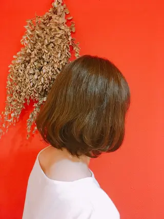 カラー パーマ 房野 亜佑美のヘアスタイル