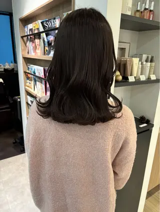 ミディアム モテ髪‎🫧赤み消し カラー表参道きょうこのヘアスタイル