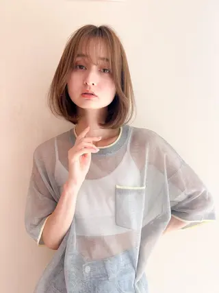 ミディアム ブリーチカラー💛 石川慧南のヘアスタイル