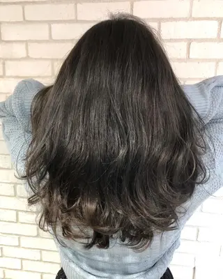 ロング カラー RAF TOKYO所属・小島 侑衣のヘアスタイル