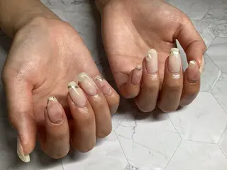 ミディアム 渋谷　Laugh 8301のネイルデザイン