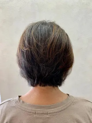 ショート カラー 加藤（旧姓　今竹） 遥花のヘアスタイル