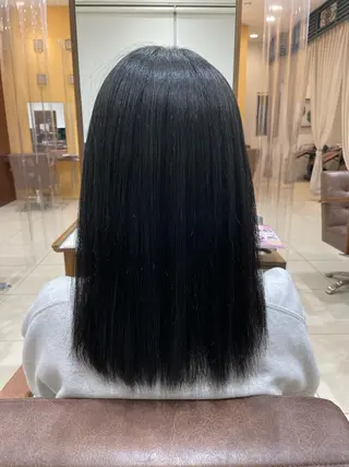 セミロング HIKARI🐈‍⬛ レイヤー×デザインのヘアスタイル