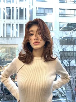 セミロング Misora/ボブ/ レイヤー/艶カラーのヘアスタイル