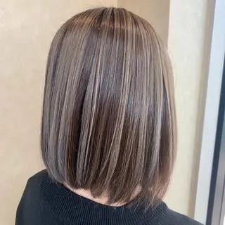 ミディアム 丸山 香のヘアスタイル