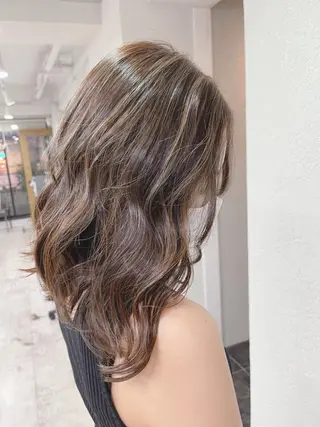 ロング カラー 🔥ブリーチカラー 槙川のヘアスタイル