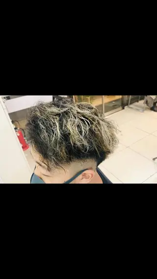 ショート カラー パーマ メンズ 韓国風メンズ/毛流れ ヘアなら須田龍世のヘアスタイル