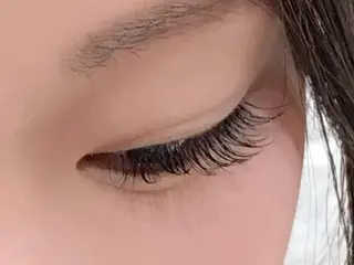 マツエク・マツパ 岡田詩織 MODE Ks松原店のヘアスタイル