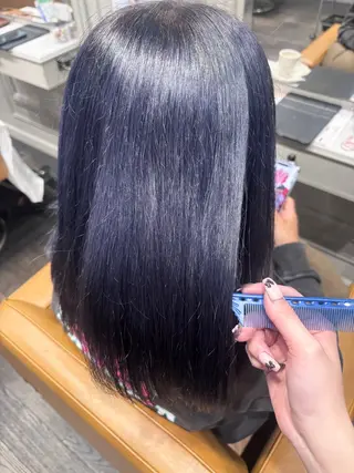 ミディアム 小西 莉央のヘアスタイル