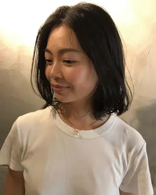 ミディアム さの あやねのヘアスタイル