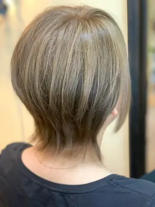 ショート カラー 鶴見 和美のヘアスタイル